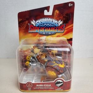 Skylanders Superchargers Burn-Cycle Land Vehicle